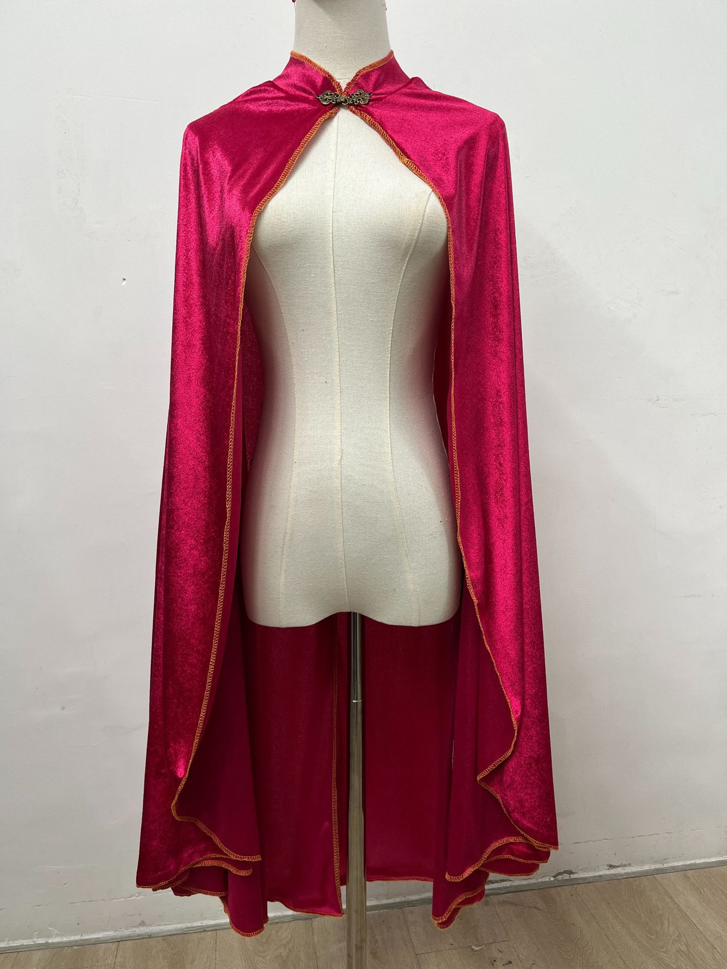 Vintage Noble Velvet Cape Cloak Luxury Long Robe Halloween Cosplay Costume